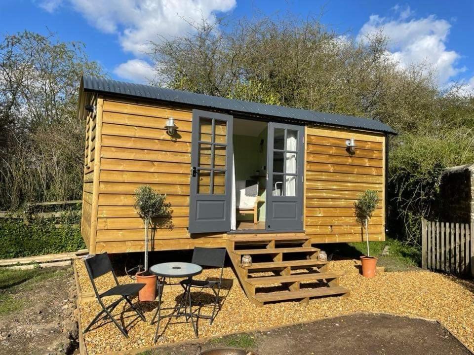 Hettie Luxury Shepherds Hut Semley Экстерьер фото